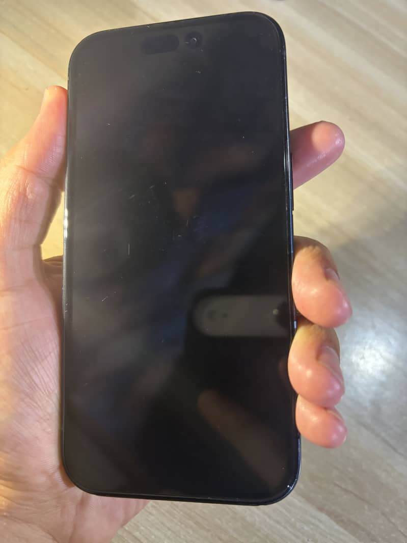 Apple iPhone 16 1