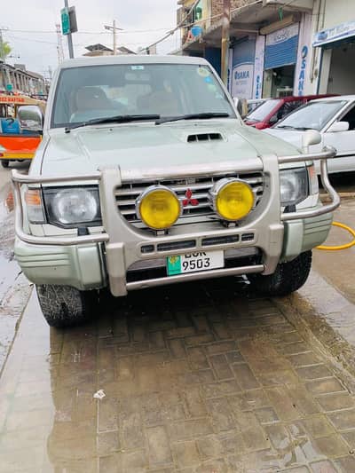 Mitsubishi Pajero 1990 also Contact 03451358000