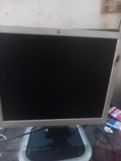 HP Compaq LA1751g