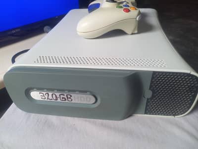 xbox360 l-320 gb 64 games (Rs. 20000/-)