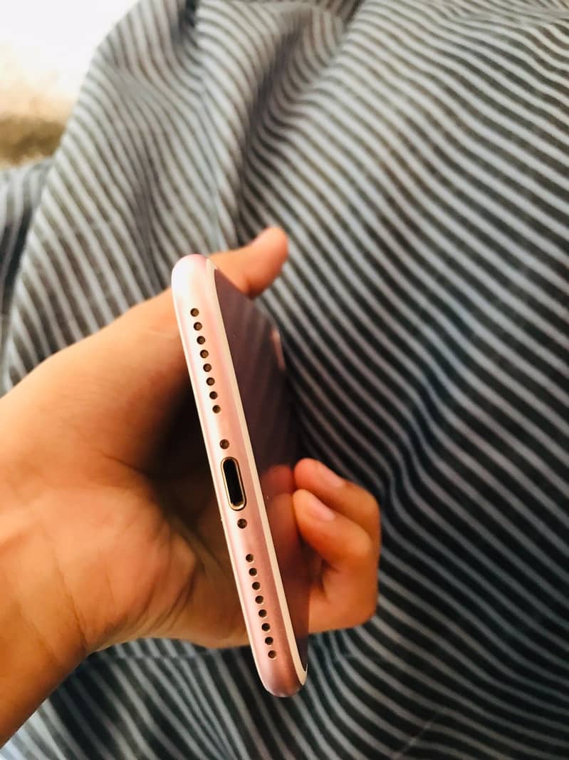 Apple iPhone 7 Plus 4