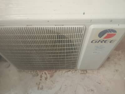 Gree 1.5 ton inverter ferry Model