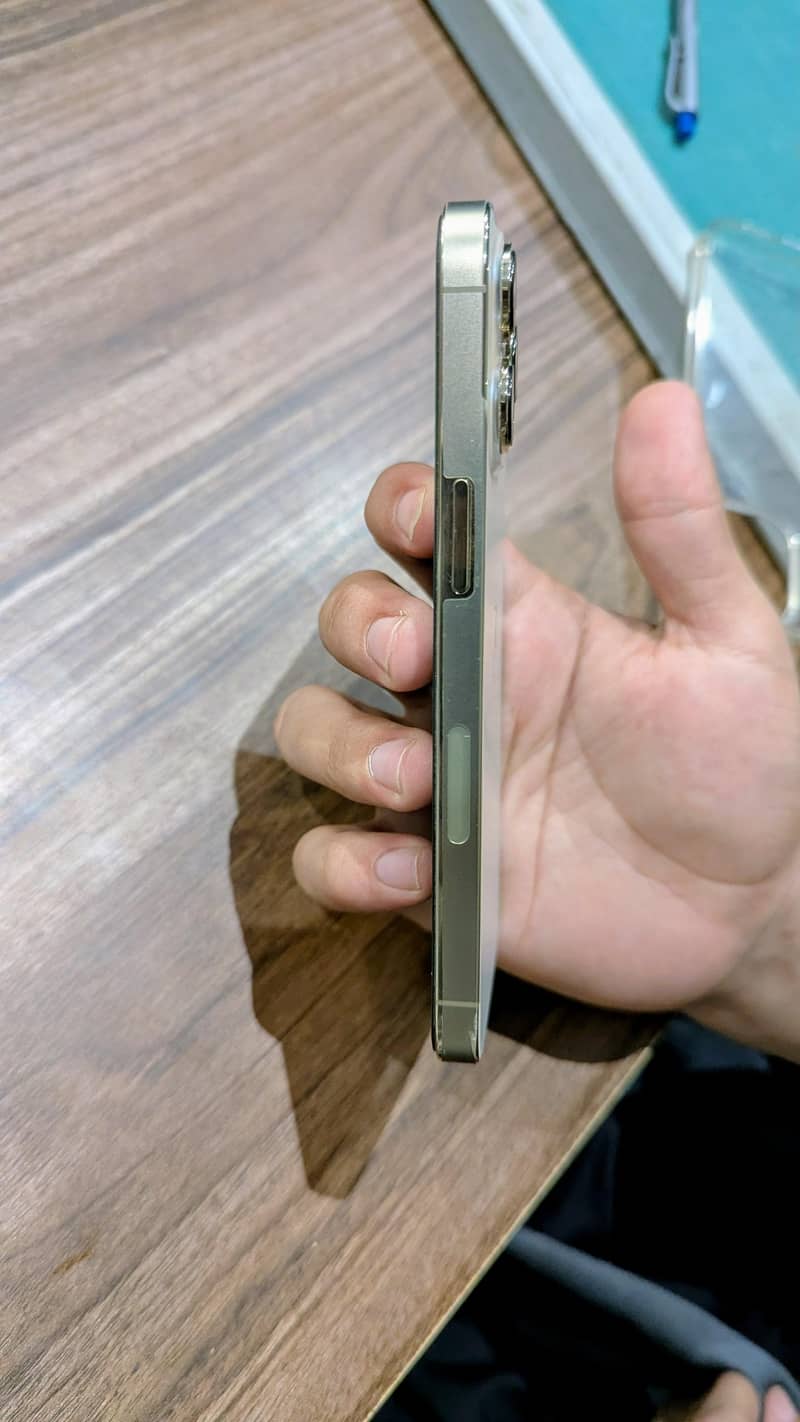 Apple iPhone 13 Pro 3