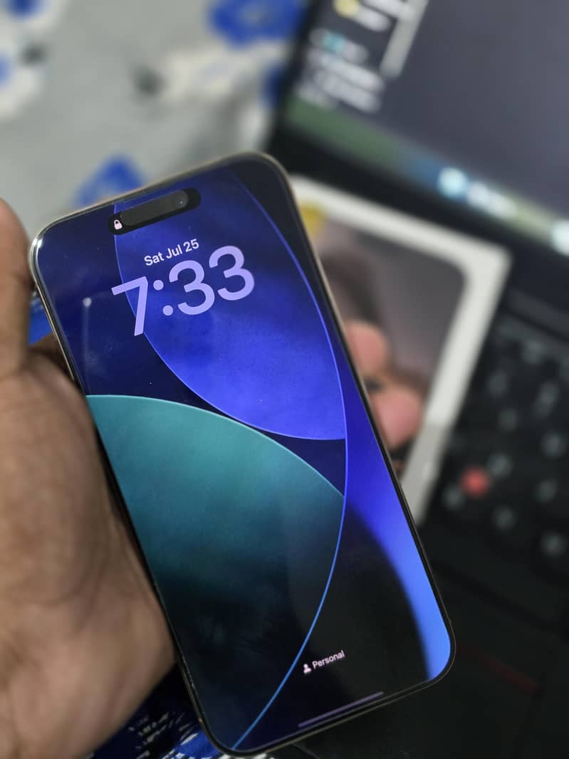Apple iPhone 16 Pro Max 4