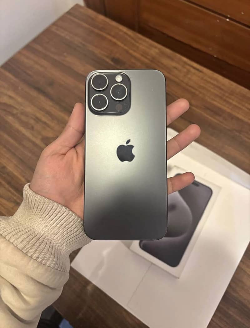 Iphone 15 PRO MAX 0