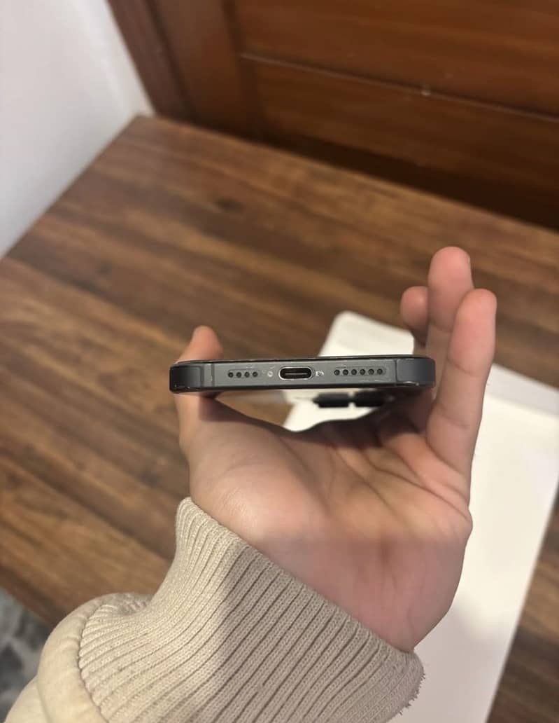 Iphone 15 PRO MAX 1