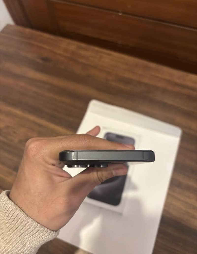 Iphone 15 PRO MAX 4