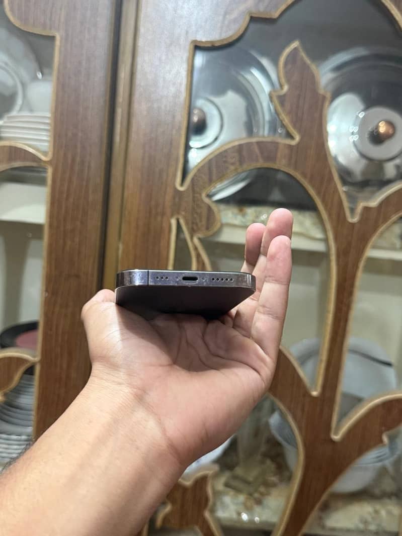 Apple iPhone 14 Pro 1