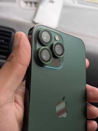 IPhone 13 pro max (Factory Unlocked)