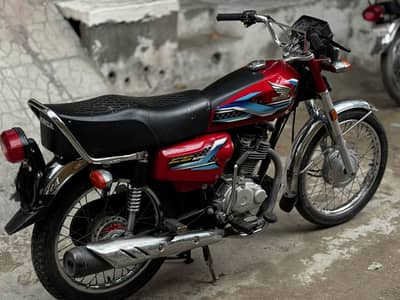 Honda CG 125 Red Color model 2024