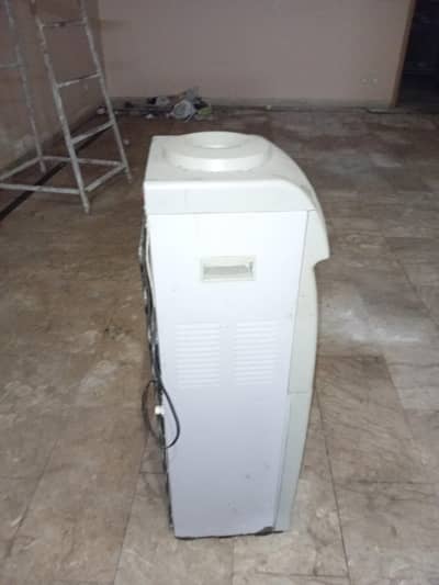 Orient Water Dispenser