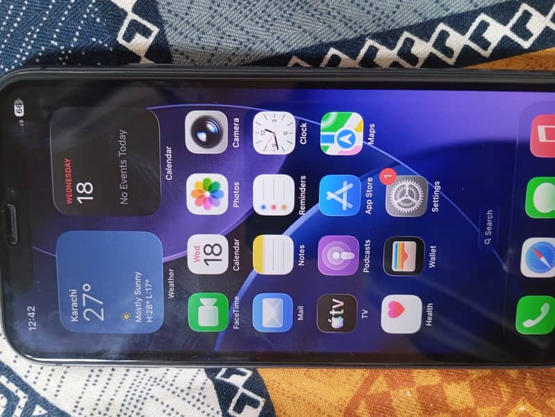 Apple iPhone 11 0