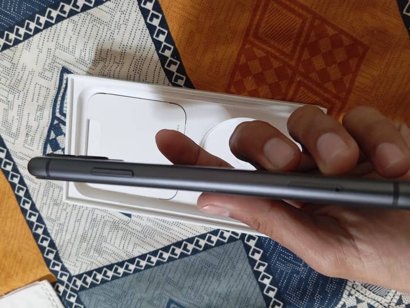 Apple iPhone 11 2