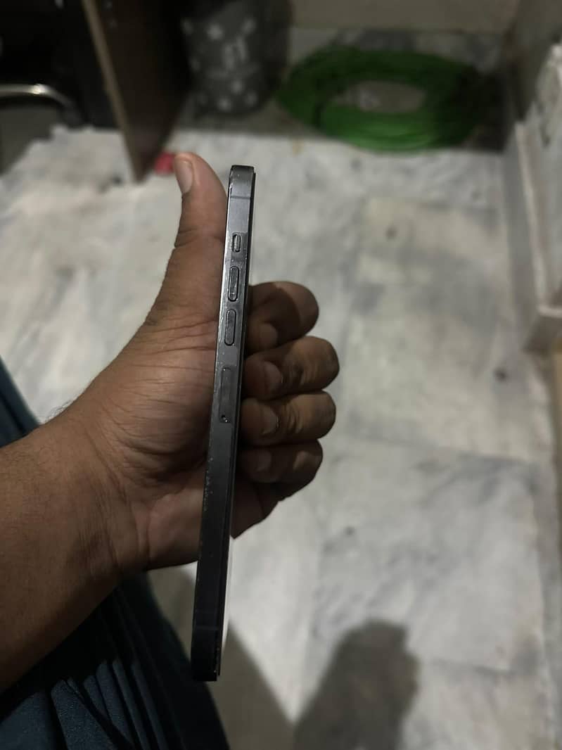 Apple iPhone 13 Pro Max 2