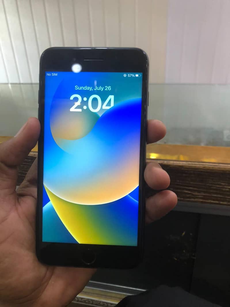 Apple iPhone 8 Plus 1