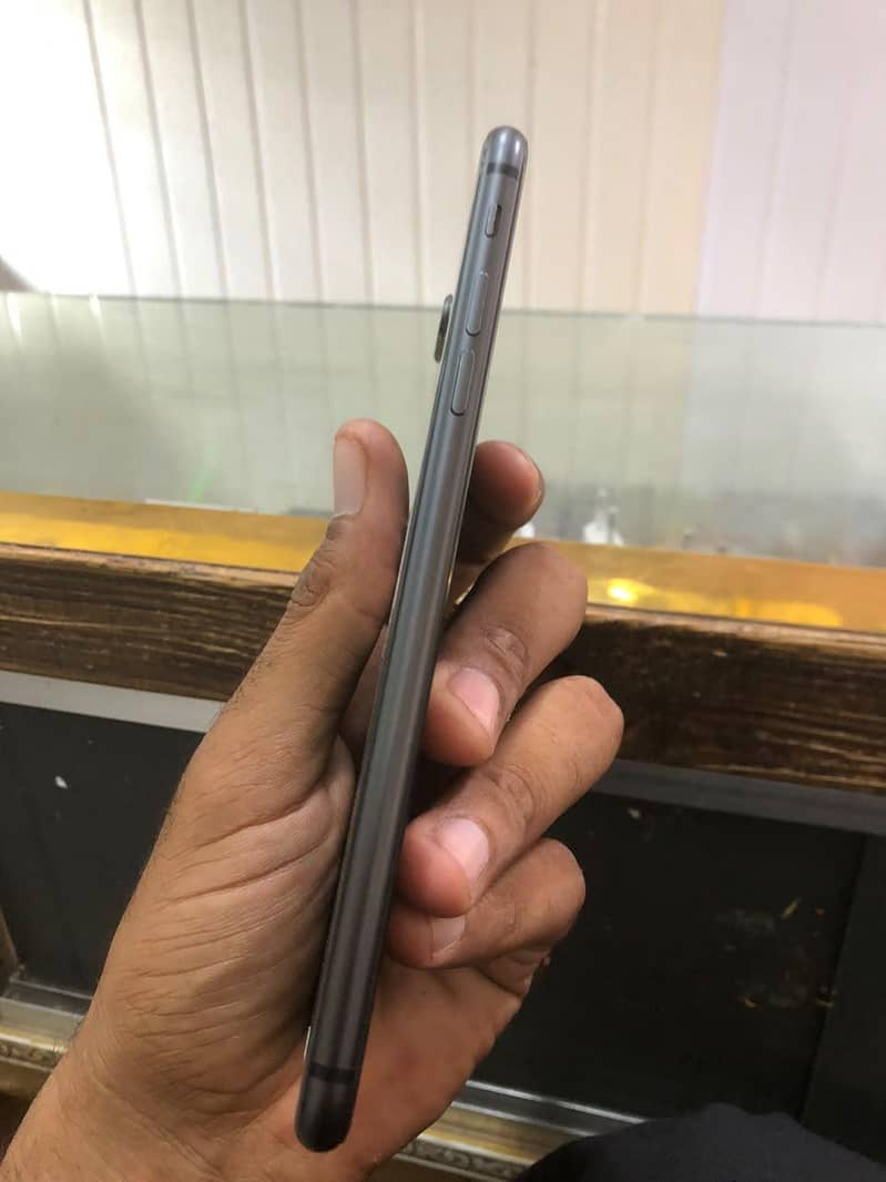 Apple iPhone 8 Plus 2