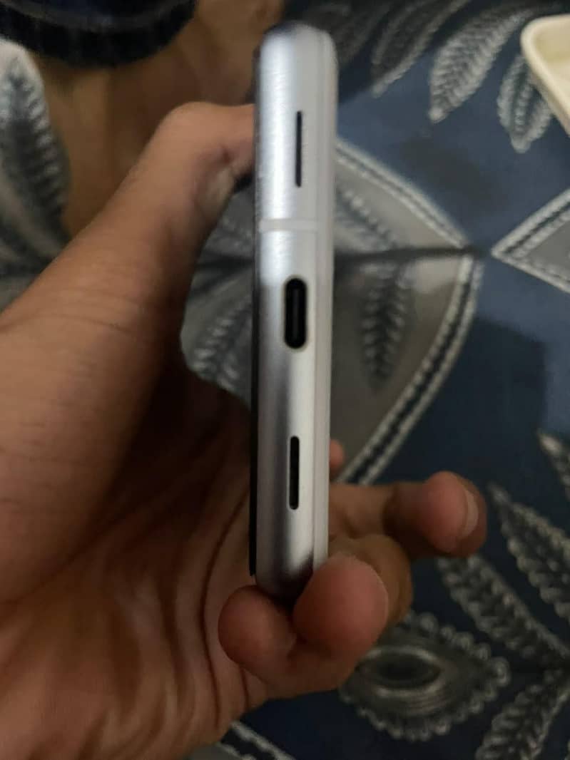 Google Pixel 7a 3