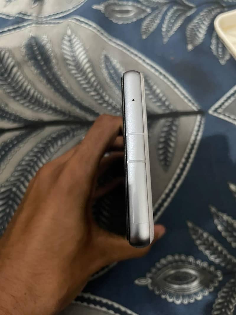 Google Pixel 7a 4