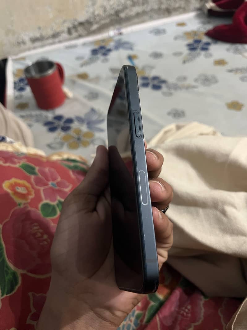 Iphone 13 4