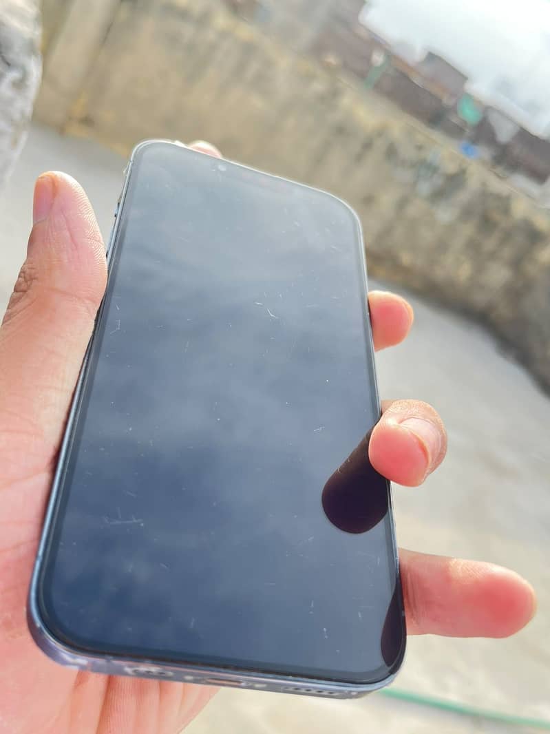 iPhone 13 Pro 2