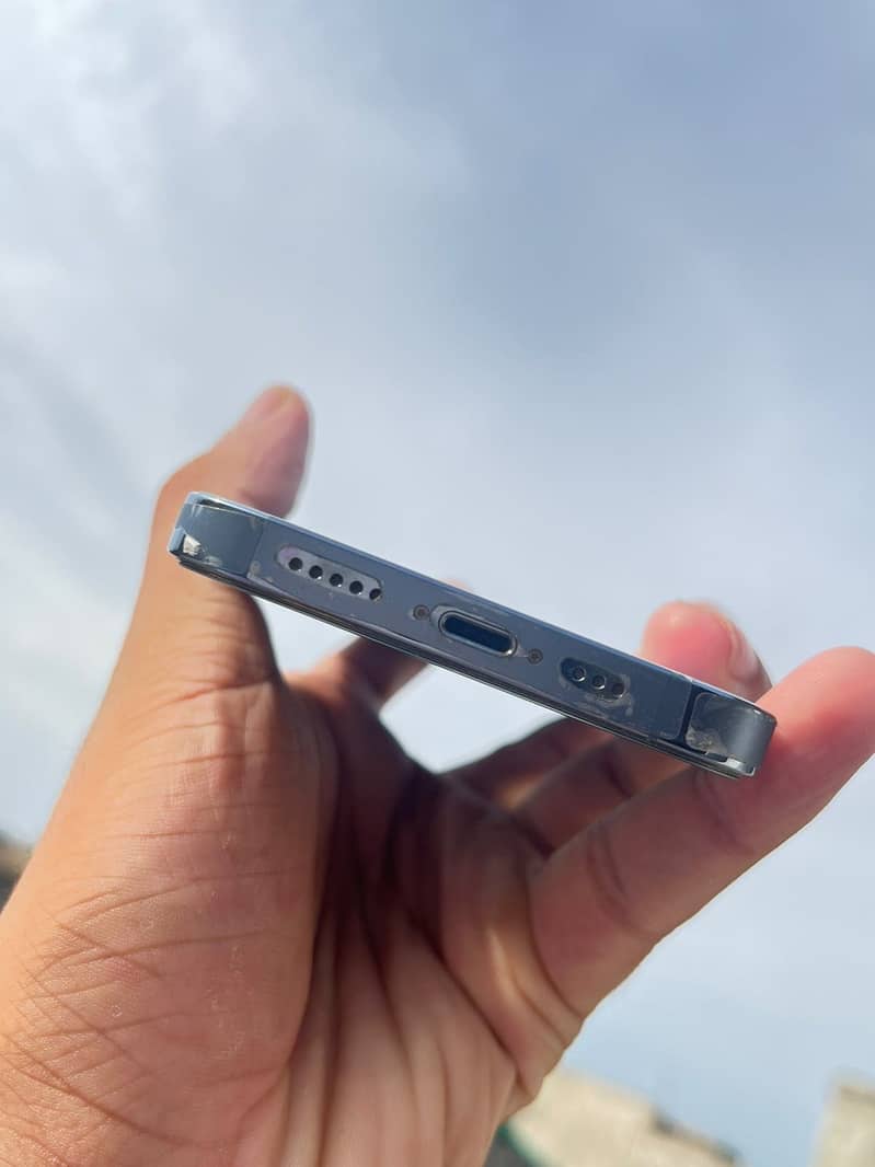 iPhone 13 Pro 4
