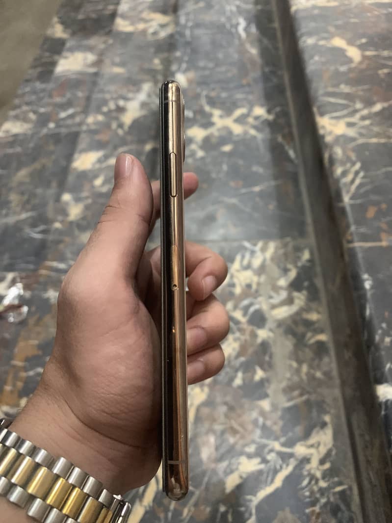iPhone 11 Pro Max 3