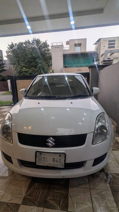 Suzuki Swift DX 2011