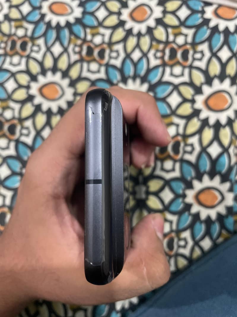 Google Pixel 8 4