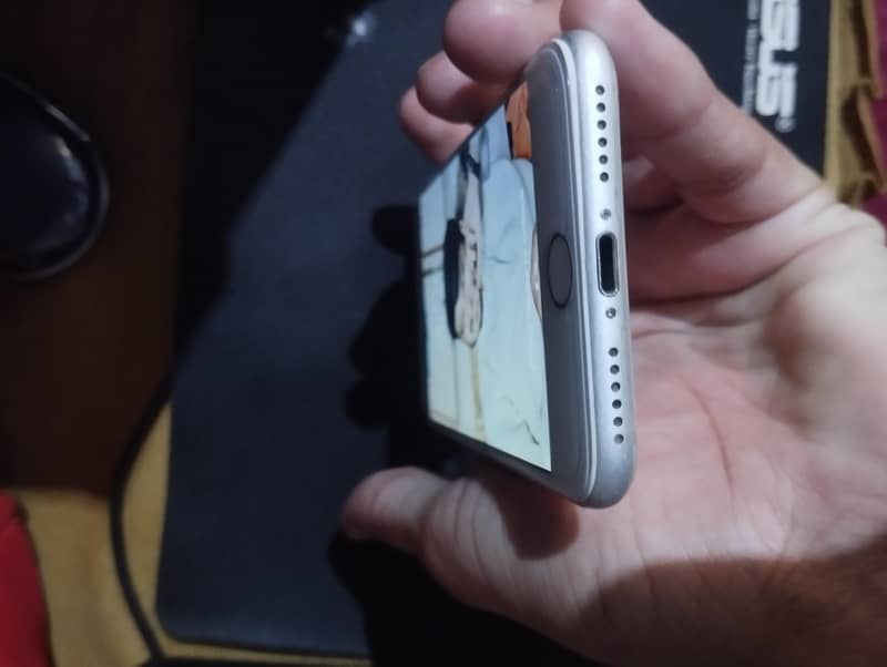 Apple iPhone 7 5