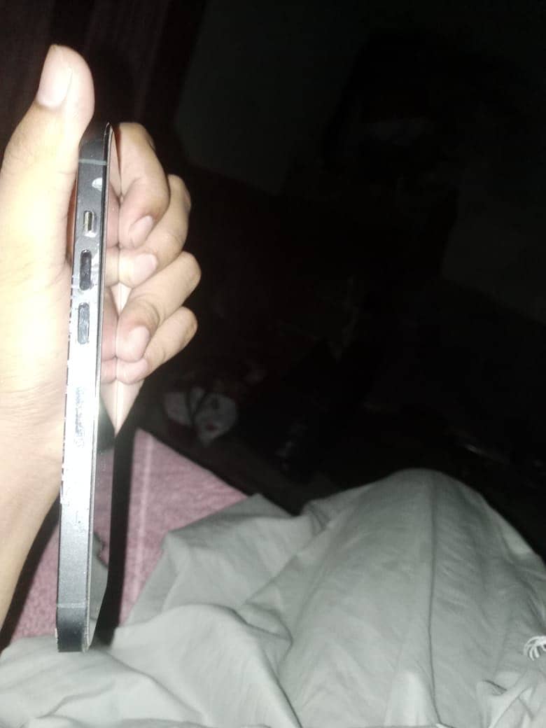 Apple iPhone 13 Pro 4