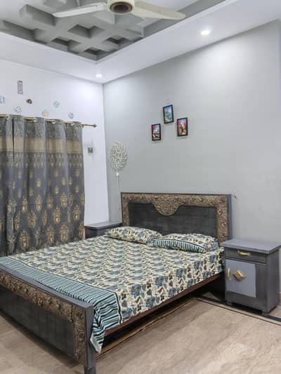 Urgent sale dubble bed side tabble with mattress