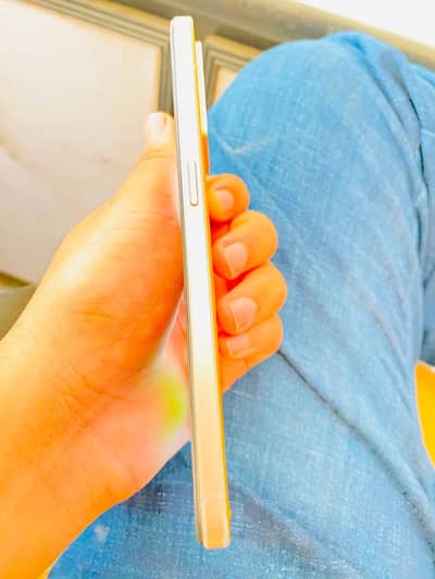 OPPO F21 Pro