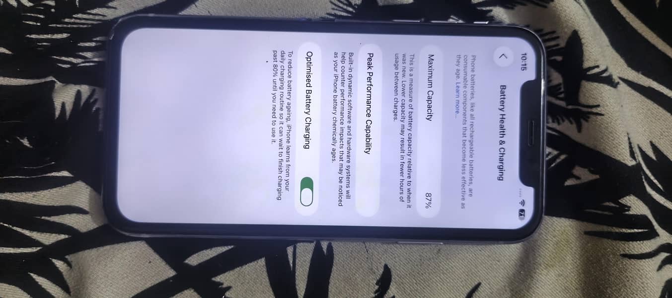 Apple iPhone 11 4