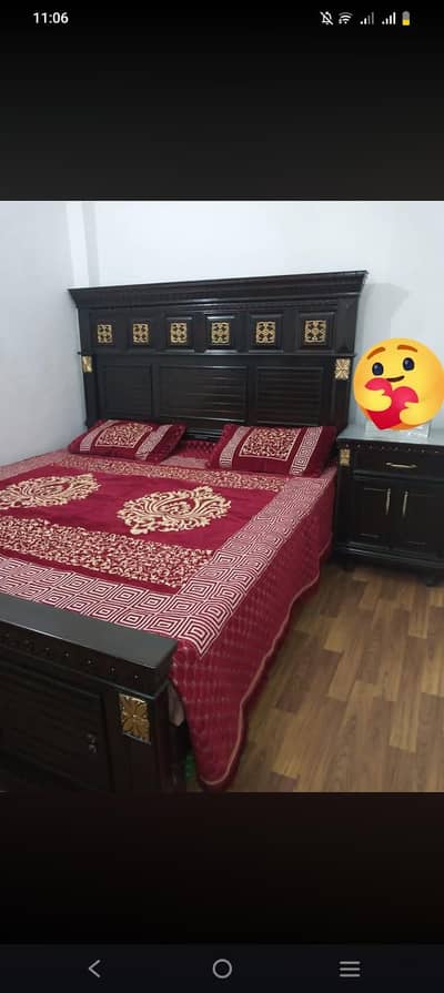 King size bed with 2 side tables without matteress