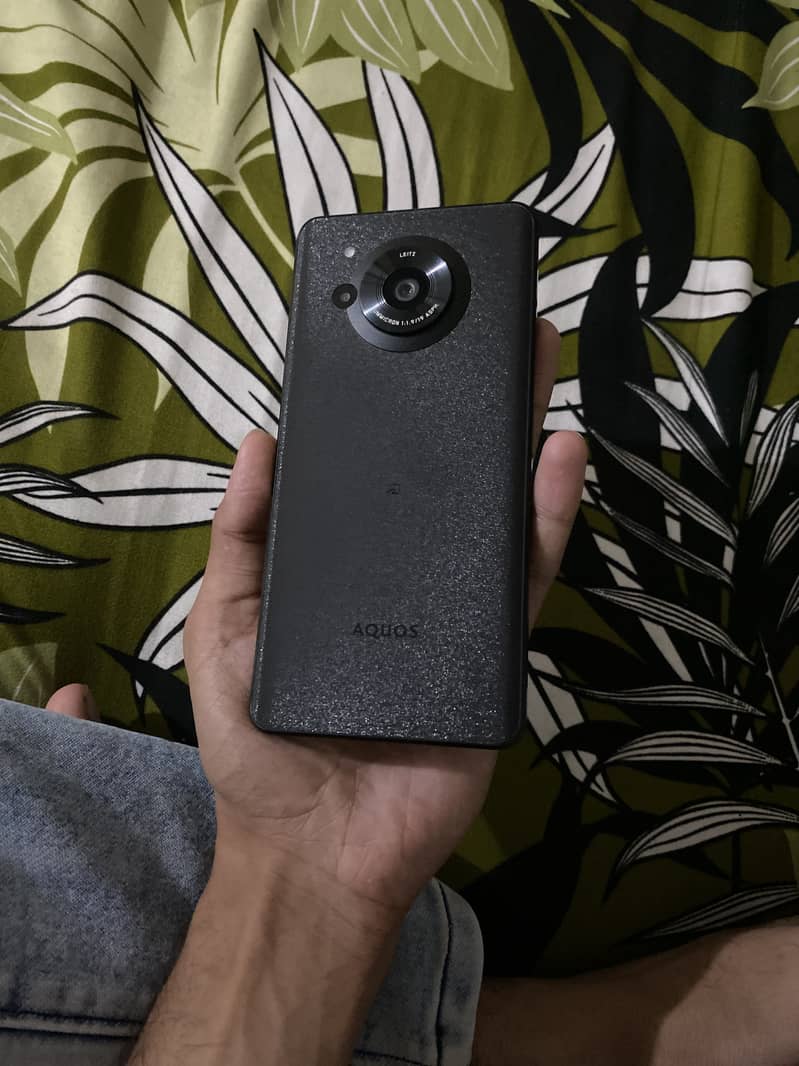 Sharp aquos r7 0
