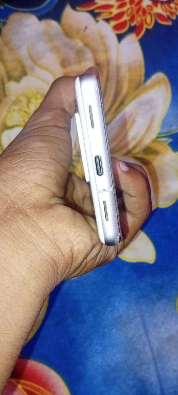 Google Pixel 7a 3