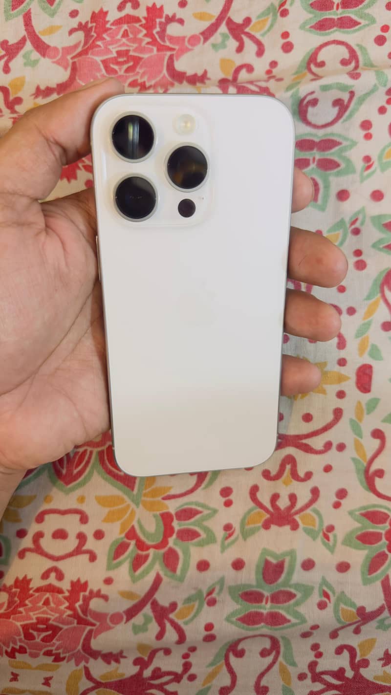 Apple iPhone 16 Pro 2