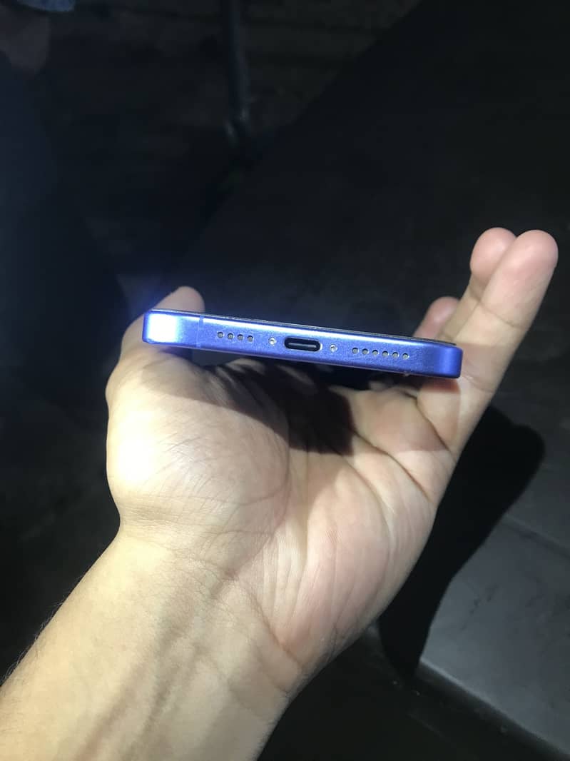 Apple iPhone 16 Plus 4