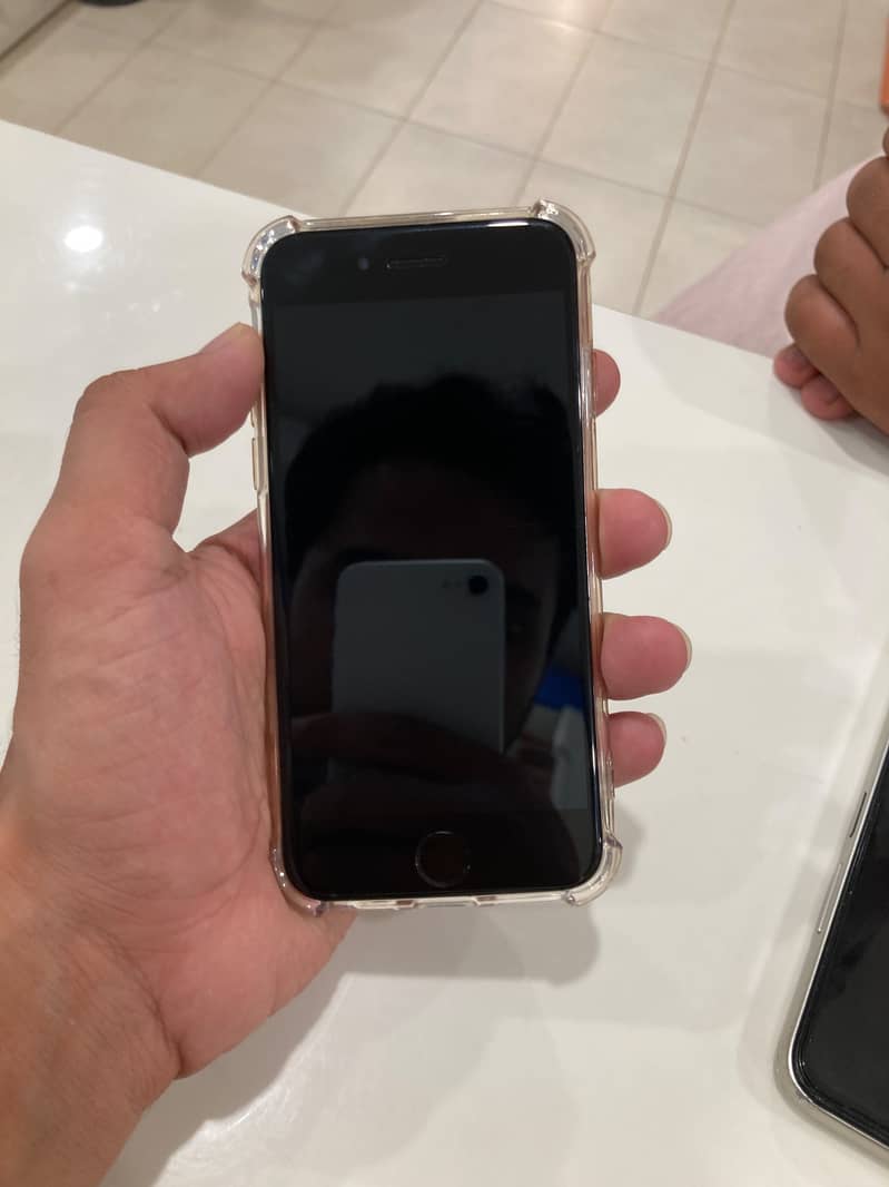 Apple iPhone SE 0