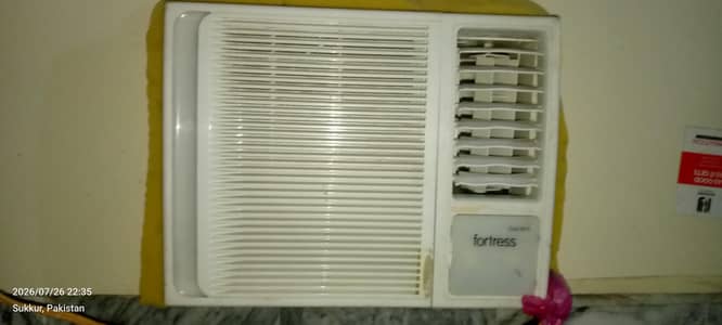 windows ac 10/10 condition original 0.75 ton