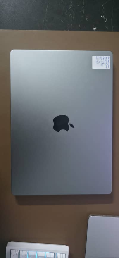 MacBook M1 pro 32/1tb 10/9 condition everything is perfect