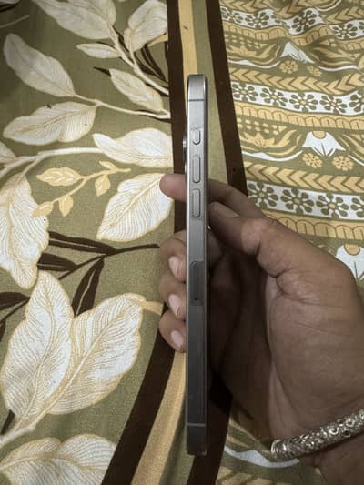 Iphone 15 pro max  256 PTA