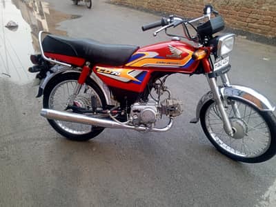 HONDA 70 25. MODEL 10/10 CONDITION ALL OKAY 03201171196