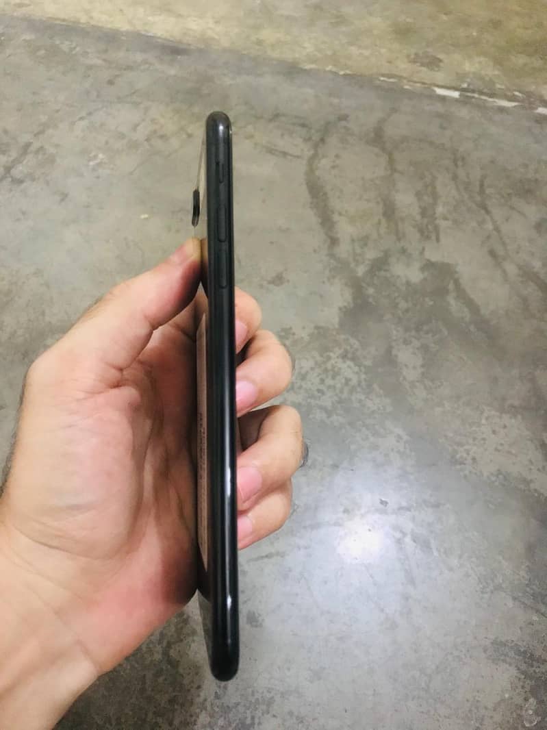 Apple iPhone 7 Plus 2