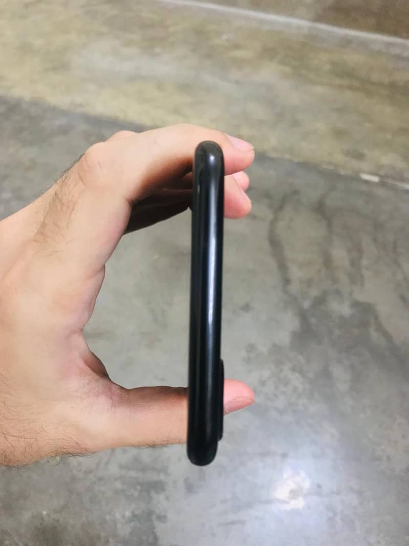 Apple iPhone 7 Plus 5
