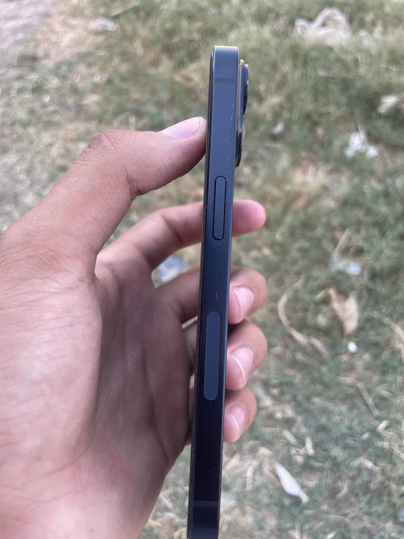 iPhone 14 6