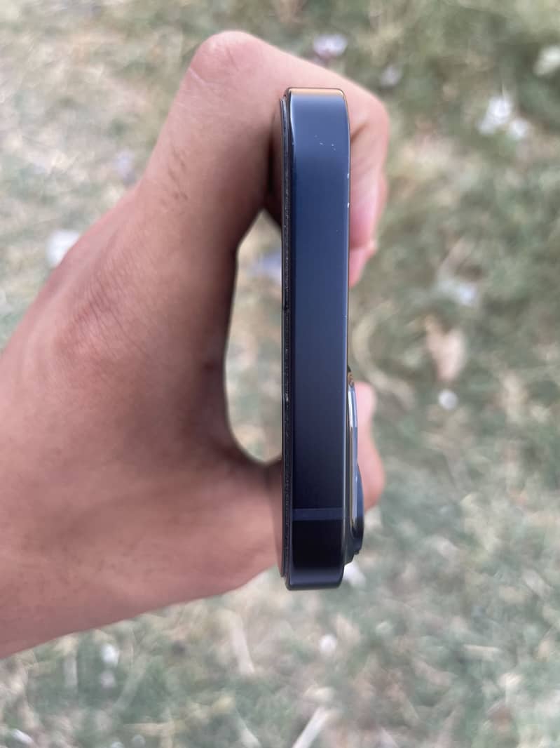 iPhone 14 9