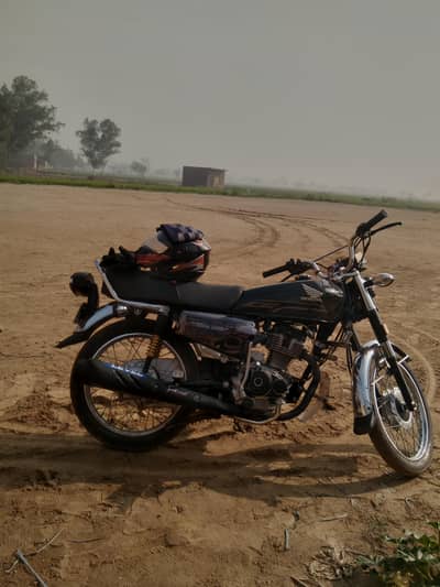 Honda 125 self start in attractive condition. 0348 4837558