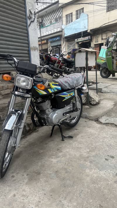 Honda CG125 2026 model in black brand new applied  WhatsAp 03059555991