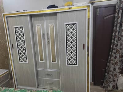 4 bed room set with side table